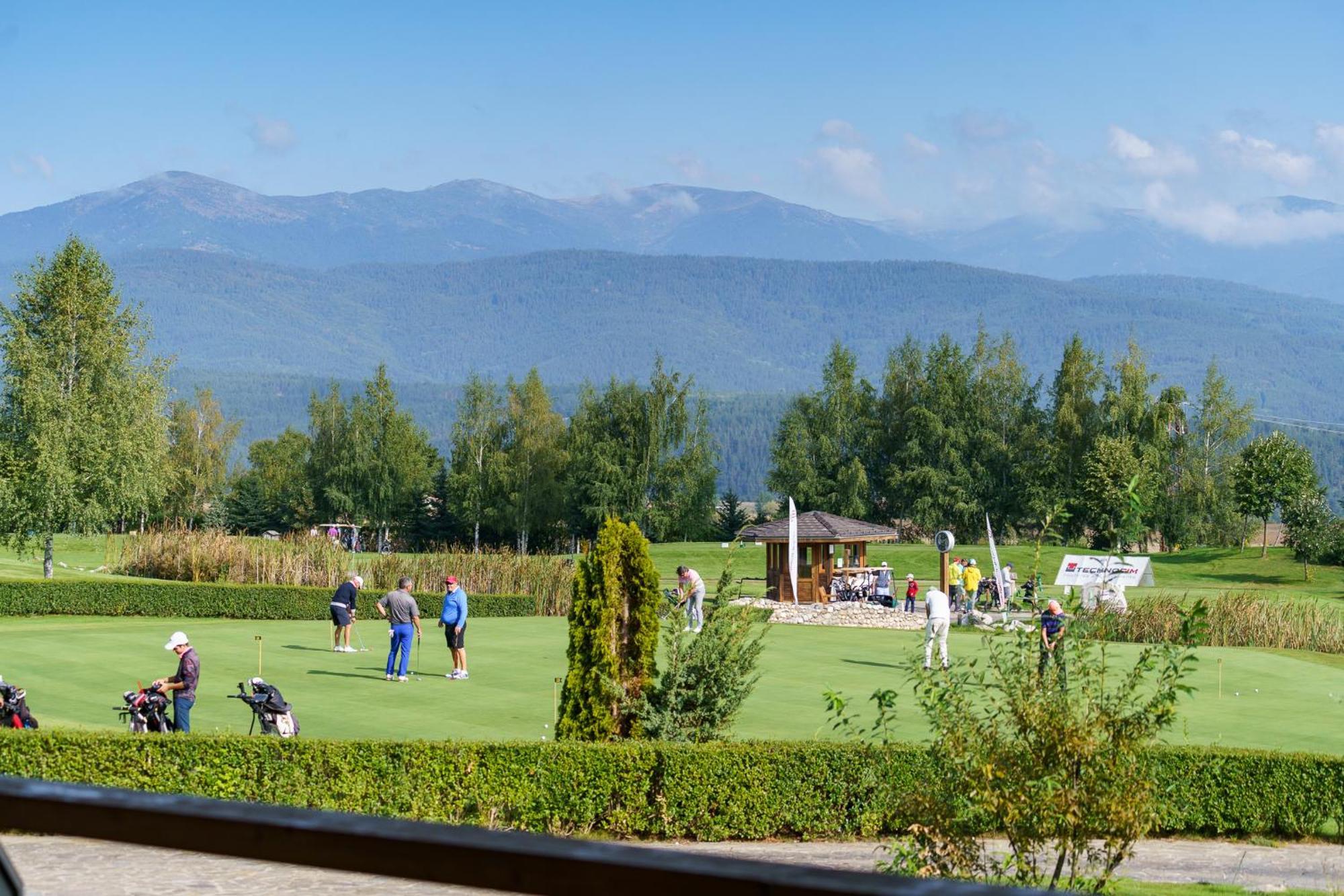 Appartamento Pirin Golf Mountain View Retreat Razlog Esterno foto